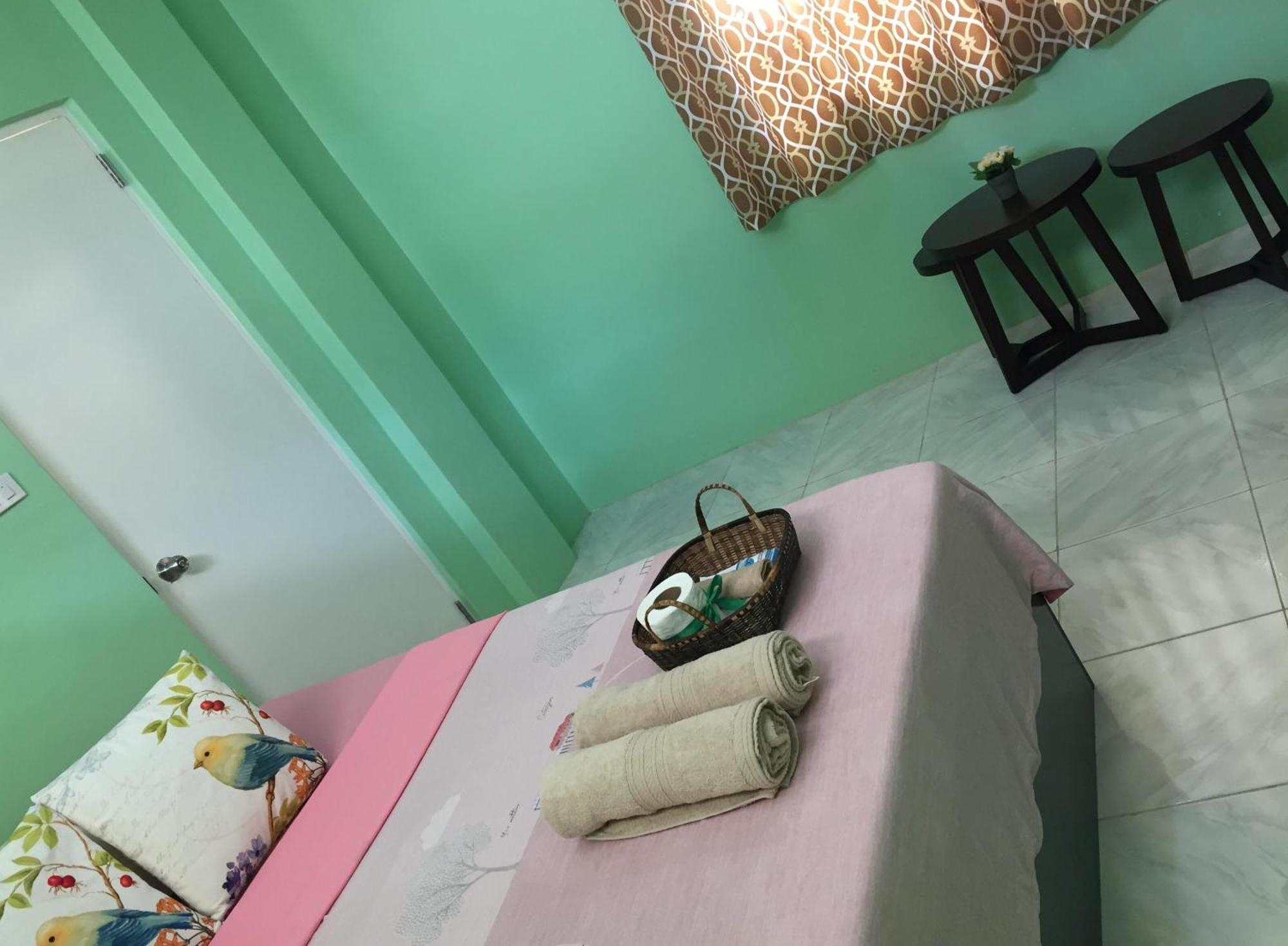 Andresas Homestay Лобок Екстериор снимка